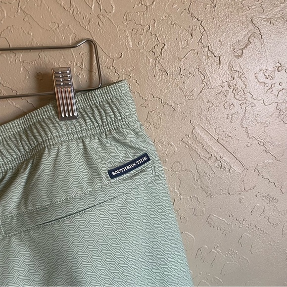 Southern Tide Green Swim Shorts - Picture 3 of 7